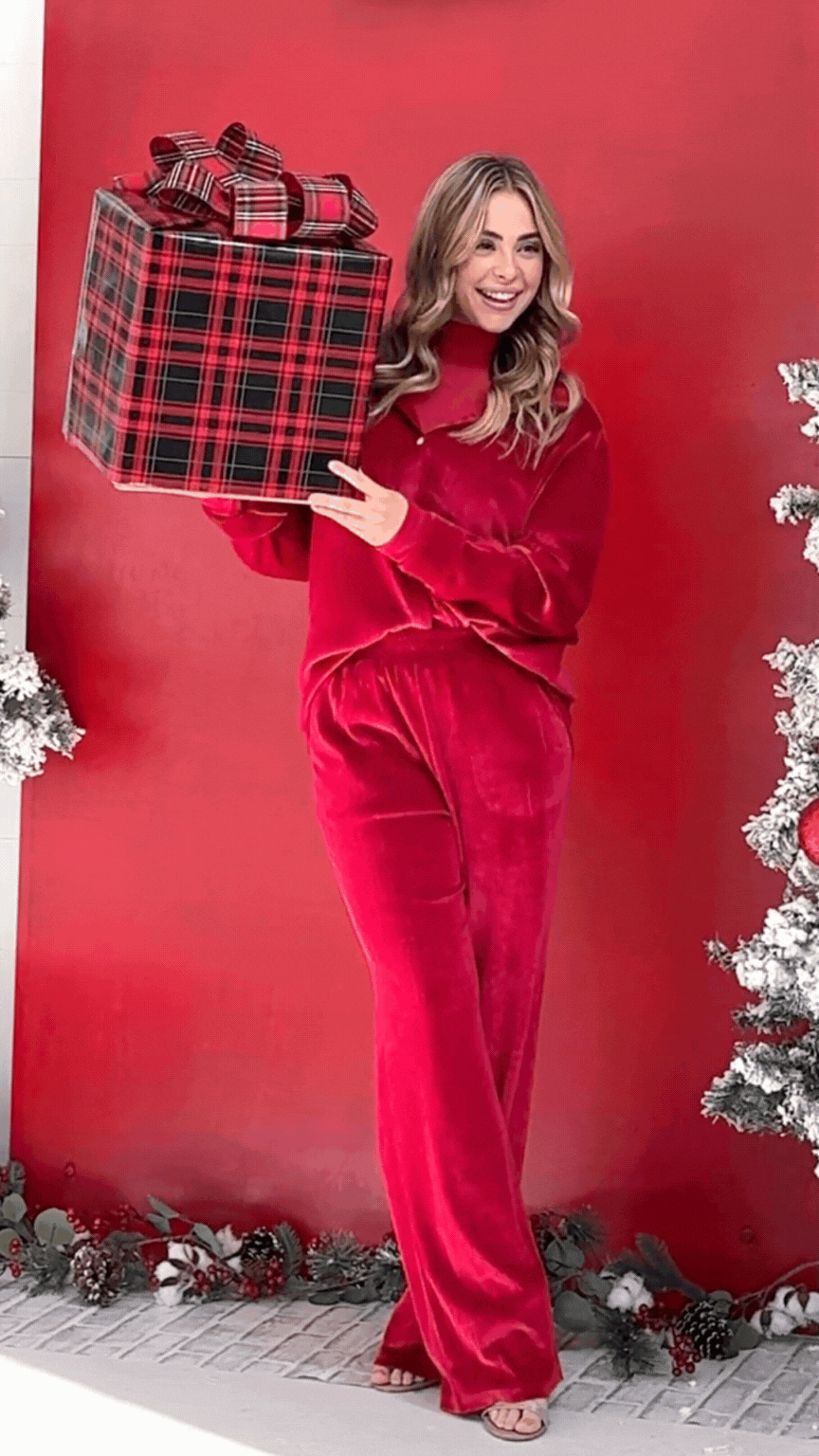 Velvet Straight-Leg Pants, Red