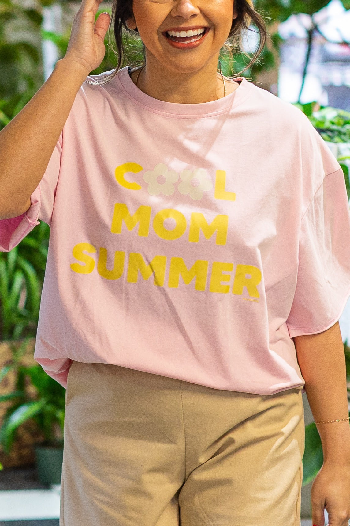Cool Mom Summer On Pink Relaxed Fit Tee